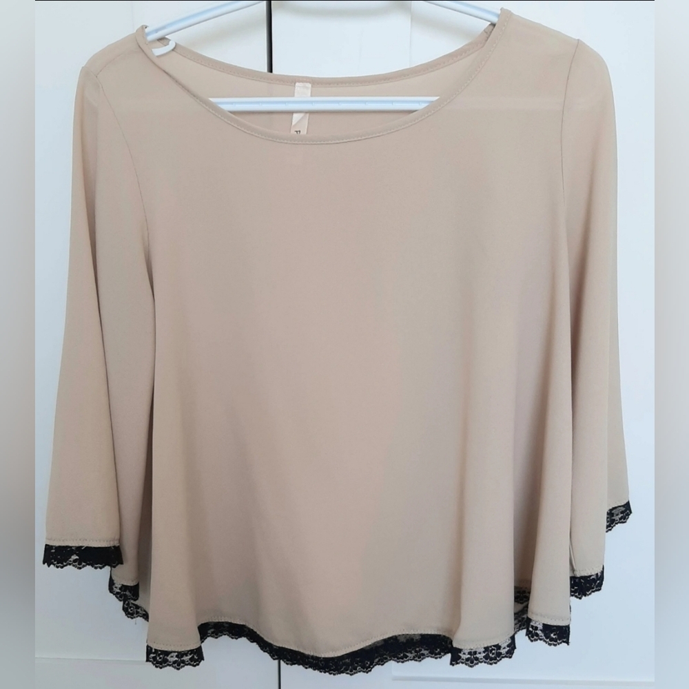 BEIGE CHIFFON Blouse with lace trim